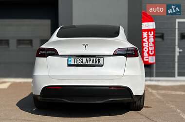 Внедорожник / Кроссовер Tesla Model Y 2024 в 