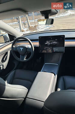 Внедорожник / Кроссовер Tesla Model Y 2024 в 