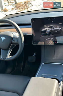 Внедорожник / Кроссовер Tesla Model Y 2024 в 