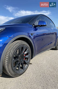 Внедорожник / Кроссовер Tesla Model Y 2021 в 