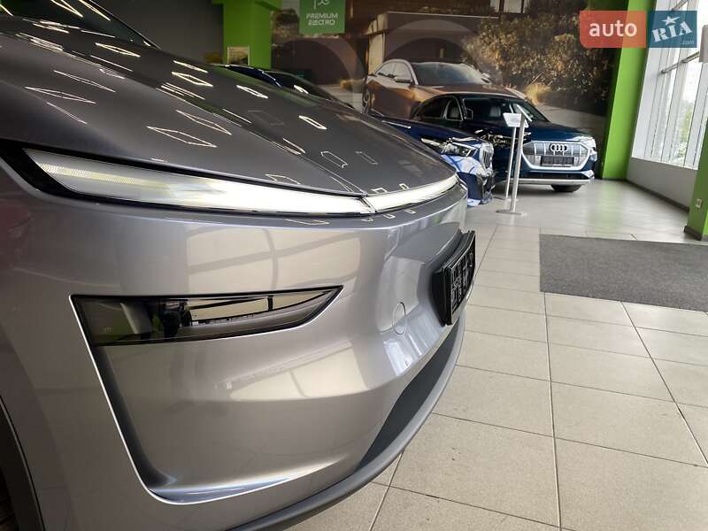 Позашляховик / Кросовер Tesla Model Y 2025 в Києві