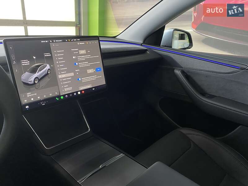 Позашляховик / Кросовер Tesla Model Y 2025 в Києві