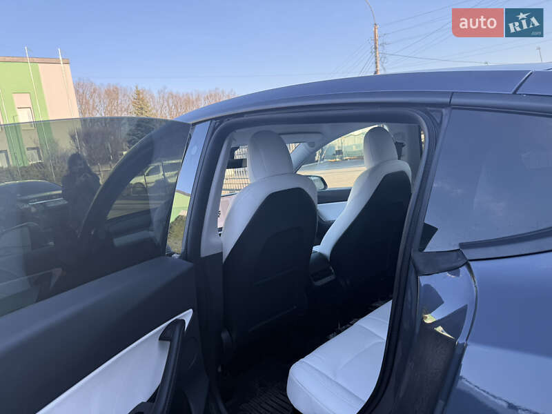 Позашляховик / Кросовер Tesla Model Y 2020 в Умані