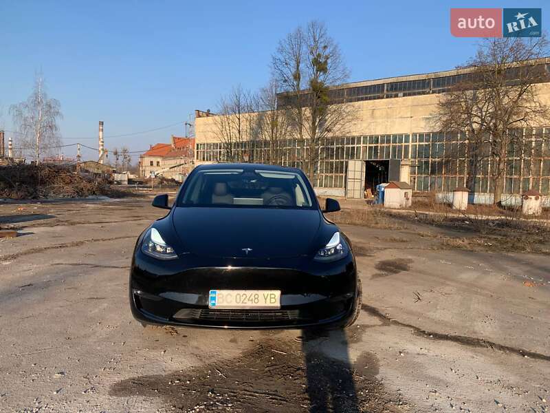 Внедорожник / Кроссовер Tesla Model Y 2023 в Львове