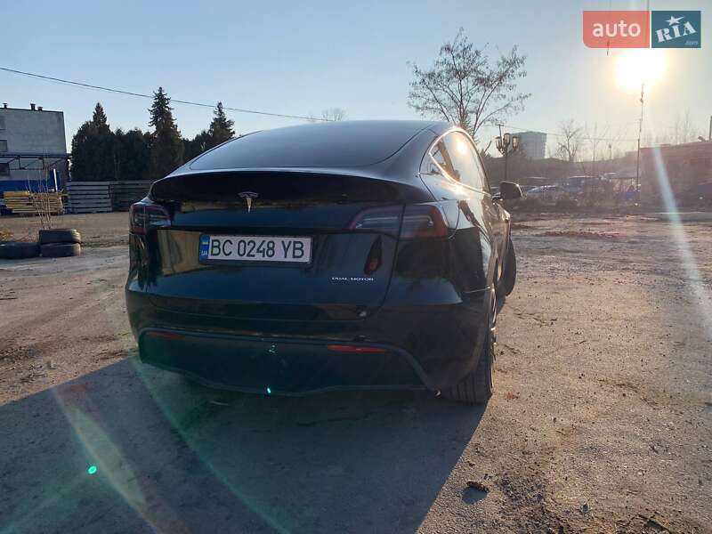 Внедорожник / Кроссовер Tesla Model Y 2023 в Львове