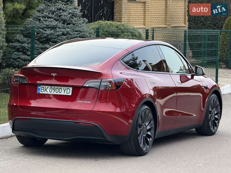 Внедорожник / Кроссовер Tesla Model Y 2024 в Ровно
