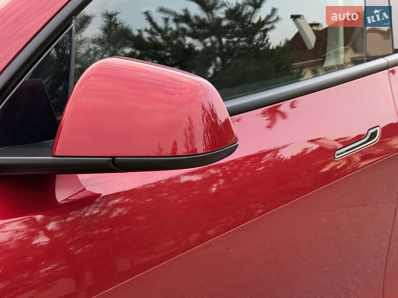 Внедорожник / Кроссовер Tesla Model Y 2024 в Ровно