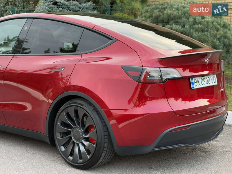 Внедорожник / Кроссовер Tesla Model Y 2024 в Ровно