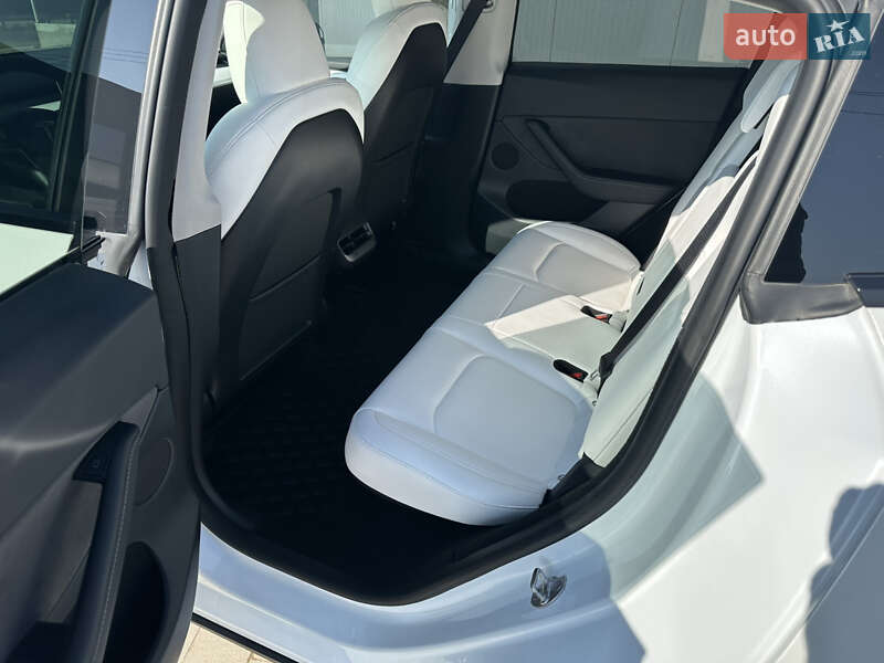 Внедорожник / Кроссовер Tesla Model Y 2023 в Львове
