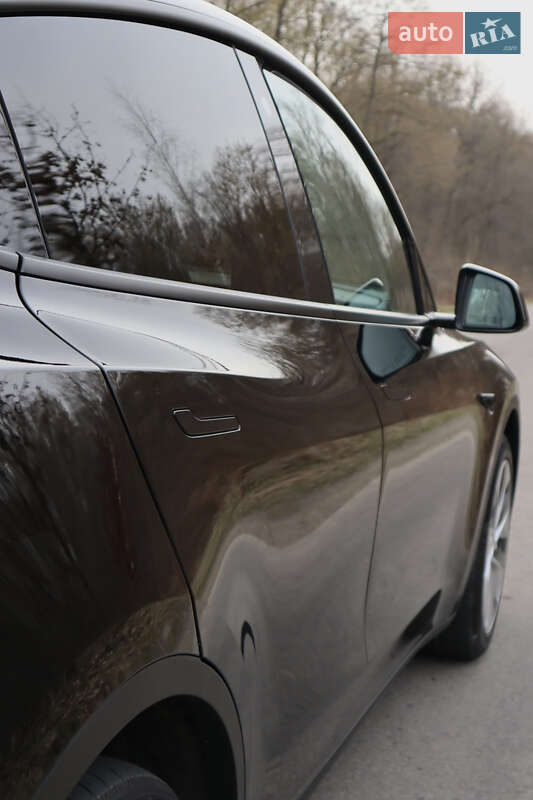 Внедорожник / Кроссовер Tesla Model Y 2021 в Ивано-Франковске