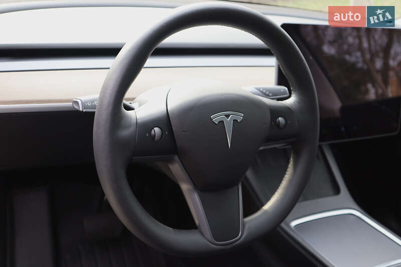 Внедорожник / Кроссовер Tesla Model Y 2021 в Ивано-Франковске