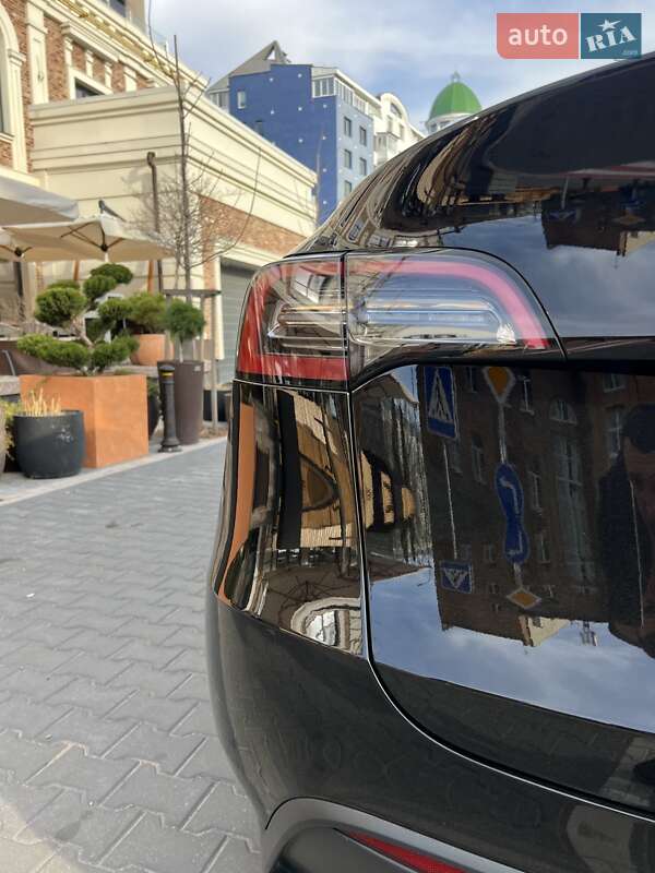 Позашляховик / Кросовер Tesla Model Y 2023 в Києві