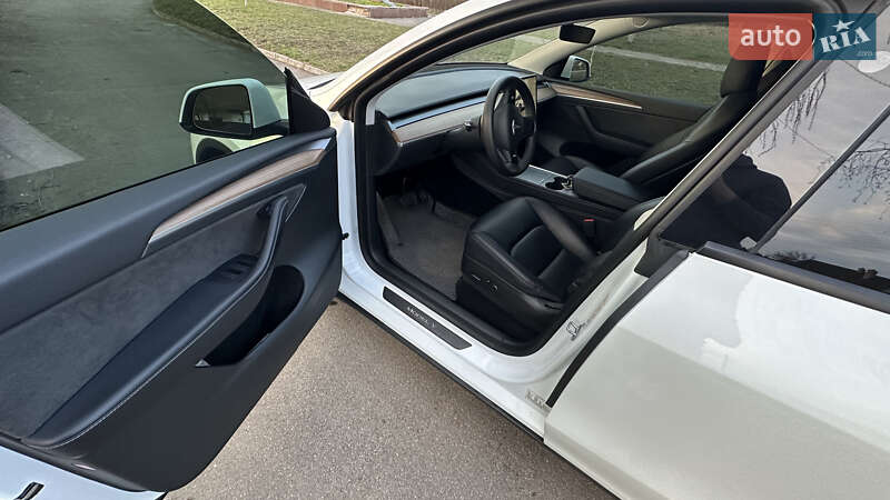 Внедорожник / Кроссовер Tesla Model Y 2022 в Житомире