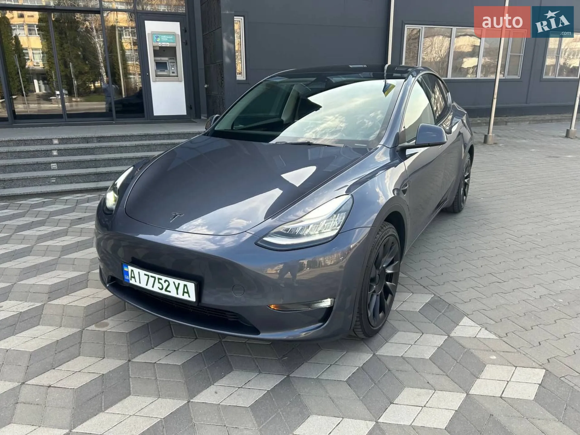 2023 Tesla Model Y - мініатюра 3