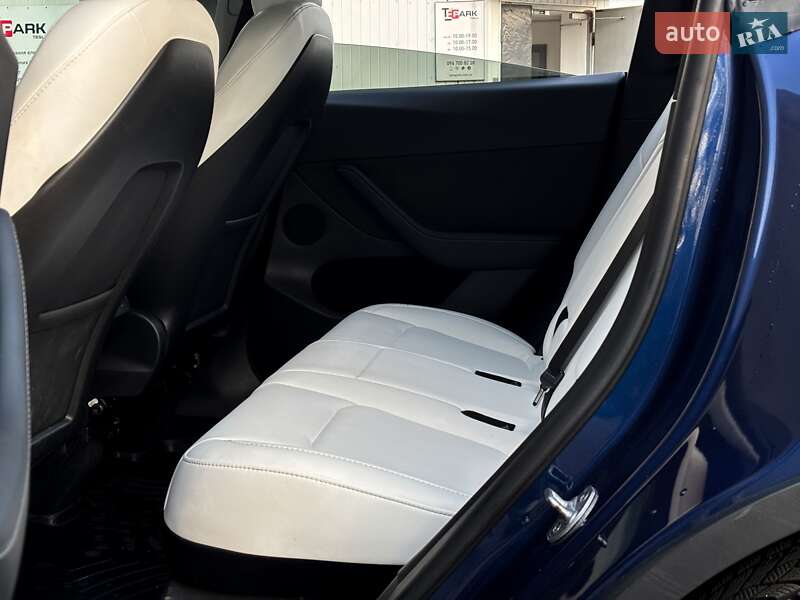 Внедорожник / Кроссовер Tesla Model Y 2022 в Киеве