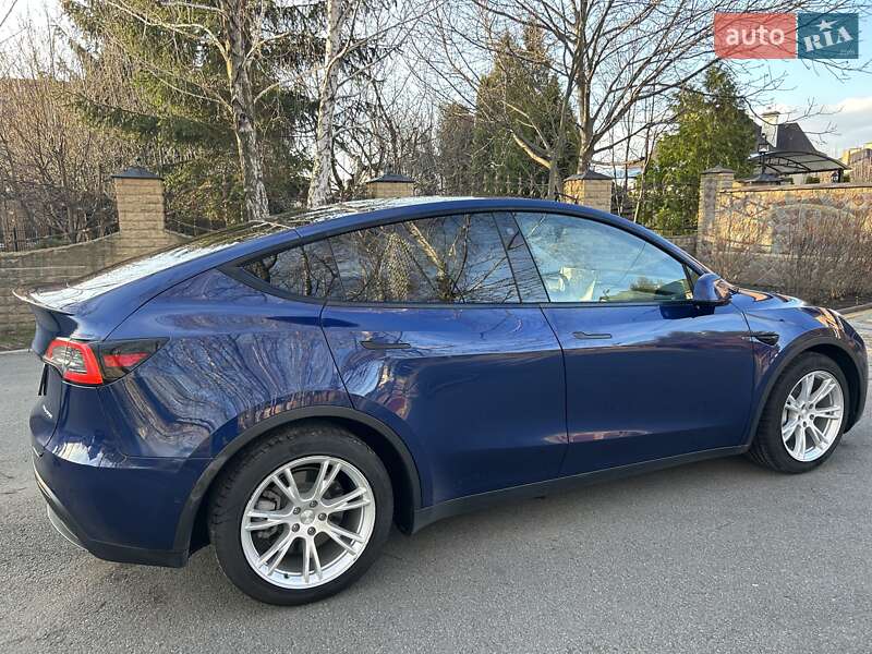 Внедорожник / Кроссовер Tesla Model Y 2021 в Киеве