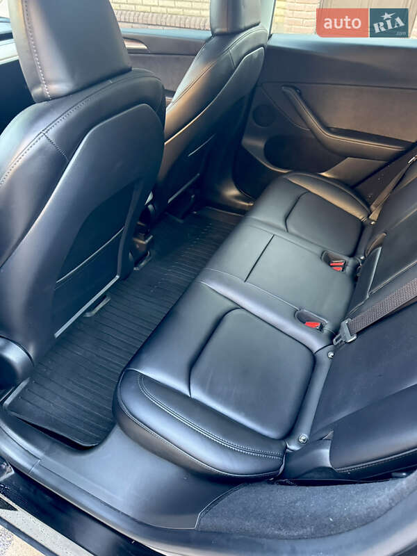 Позашляховик / Кросовер Tesla Model Y 2023 в Києві