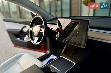 Позашляховик / Кросовер Tesla Model Y 2021 в 