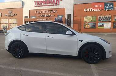 Внедорожник / Кроссовер Tesla Model Y 2022 в 