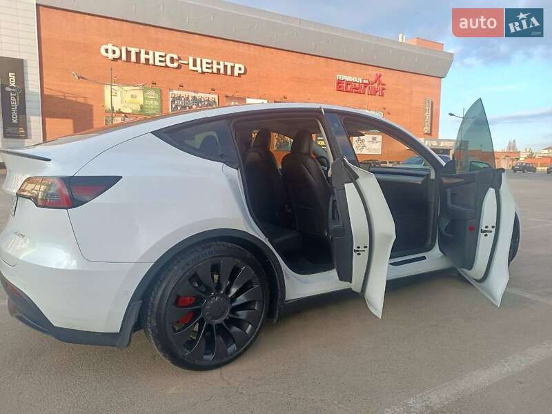 Внедорожник / Кроссовер Tesla Model Y 2022 в Киеве фото 4 Внедорожник / Кроссовер Tesla Model Y 2022 в Киеве