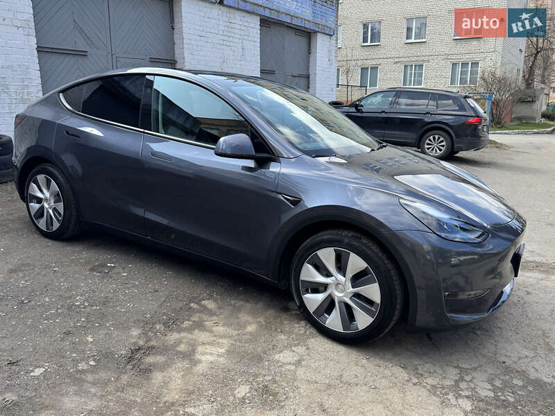 Внедорожник / Кроссовер Tesla Model Y 2023 в Ровно