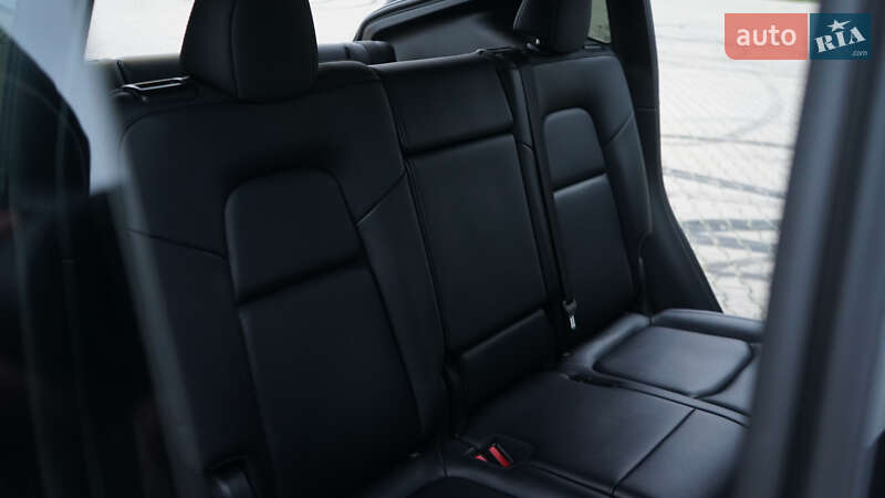 Позашляховик / Кросовер Tesla Model Y 2022 в Чернівцях