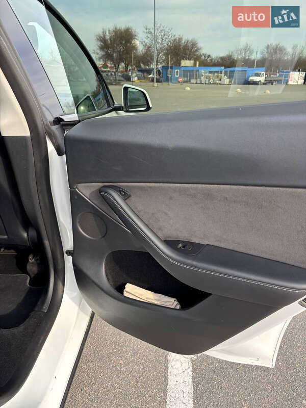 Внедорожник / Кроссовер Tesla Model Y 2023 в Днепре фото 40 Внедорожник / Кроссовер Tesla Model Y 2023 в Днепре