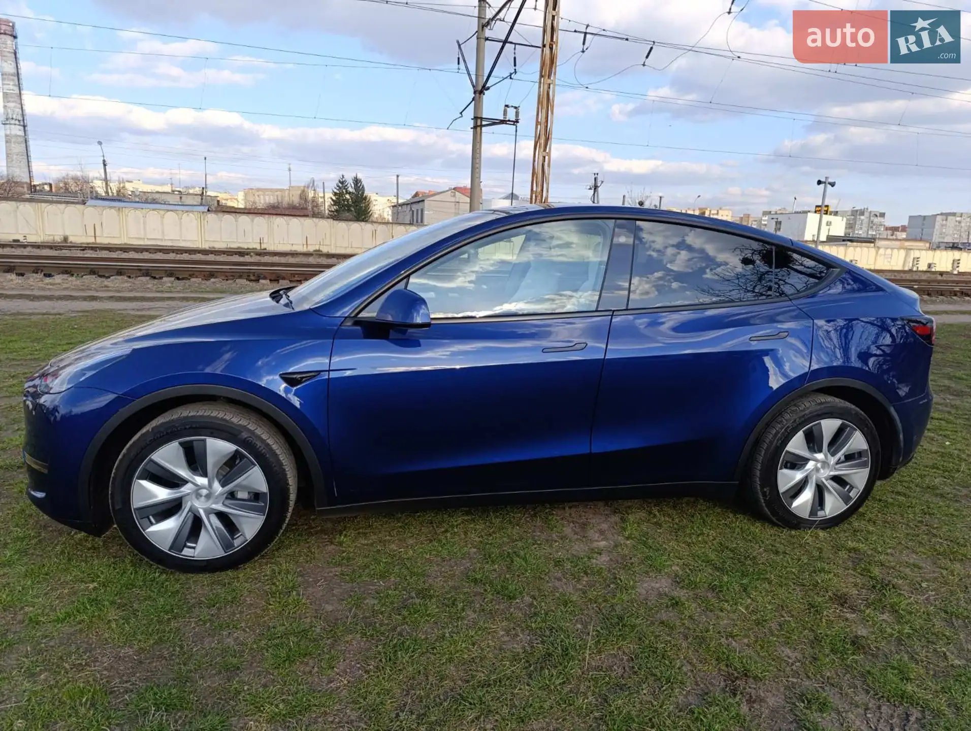2023 Tesla Model Y - мініатюра 3