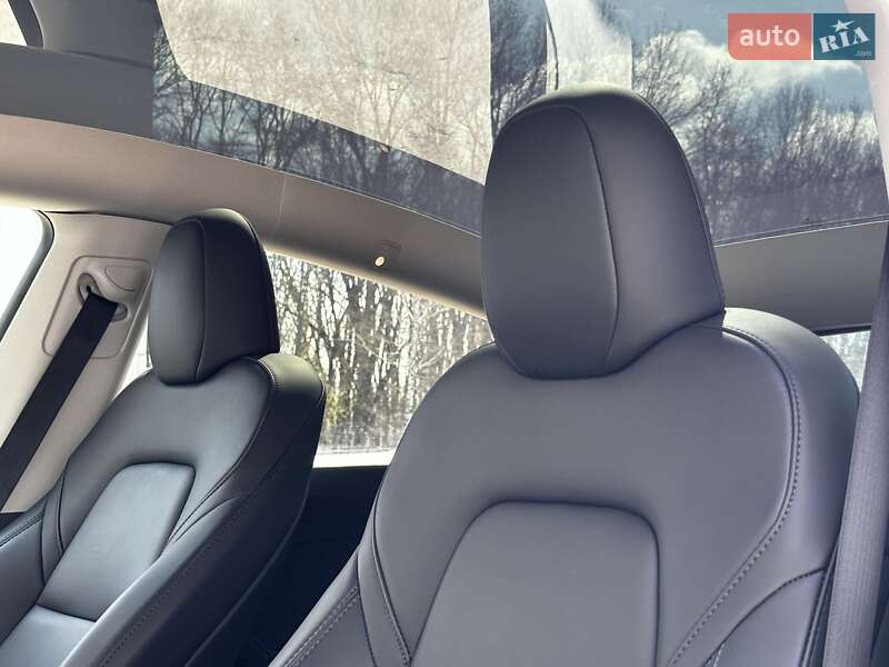 Внедорожник / Кроссовер Tesla Model Y 2023 в Киеве