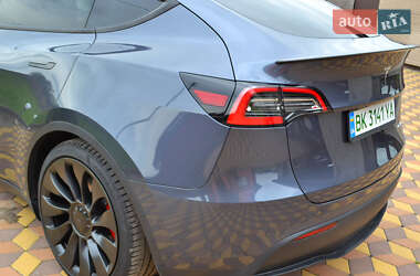 Внедорожник / Кроссовер Tesla Model Y 2020 в 