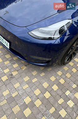 Позашляховик / Кросовер Tesla Model Y 2021 в 