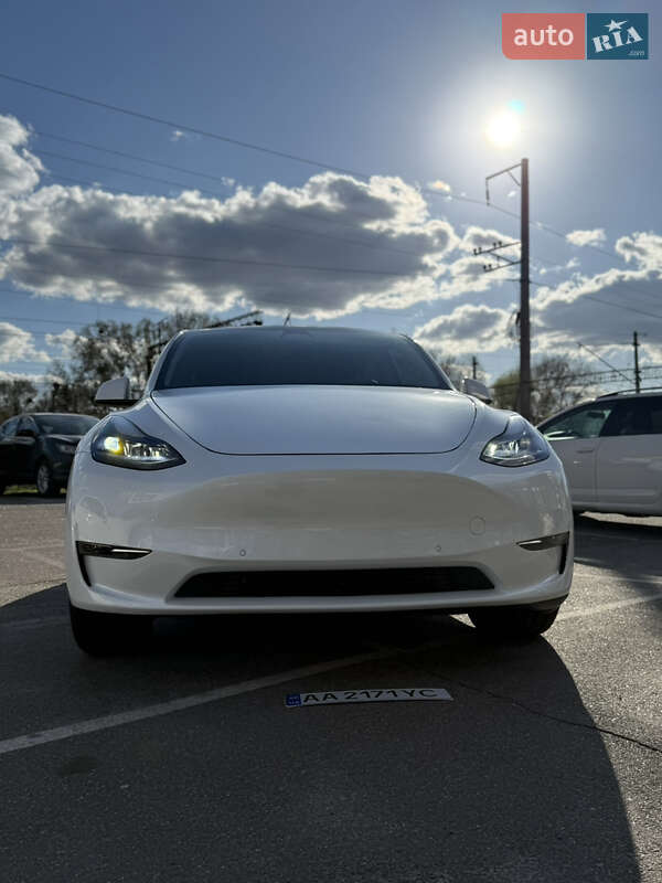 Внедорожник / Кроссовер Tesla Model Y 2022 в Киеве