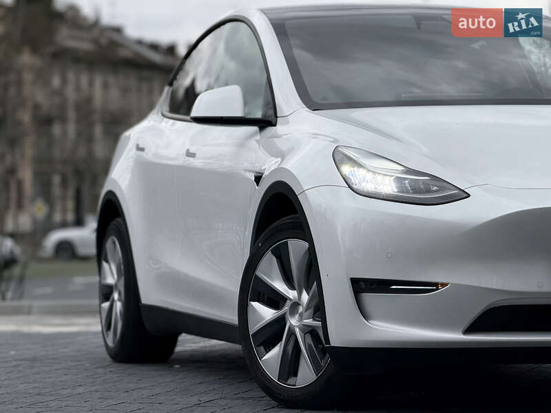 Позашляховик / Кросовер Tesla Model Y 2021 в Львові