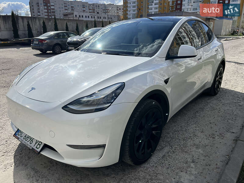 Tesla Model Y 2021