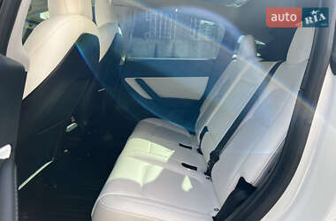 Позашляховик / Кросовер Tesla Model Y 2021 в 