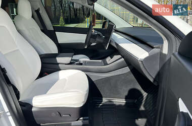 Позашляховик / Кросовер Tesla Model Y 2021 в 