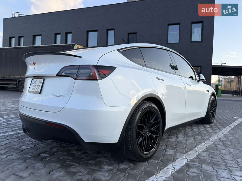 Позашляховик / Кросовер Tesla Model Y 2022 в Дніпрі