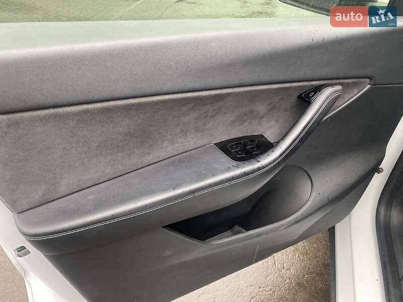 Позашляховик / Кросовер Tesla Model Y 2020 в Києві