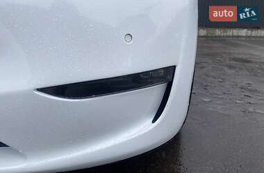 Внедорожник / Кроссовер Tesla Model Y 2020 в Киеве