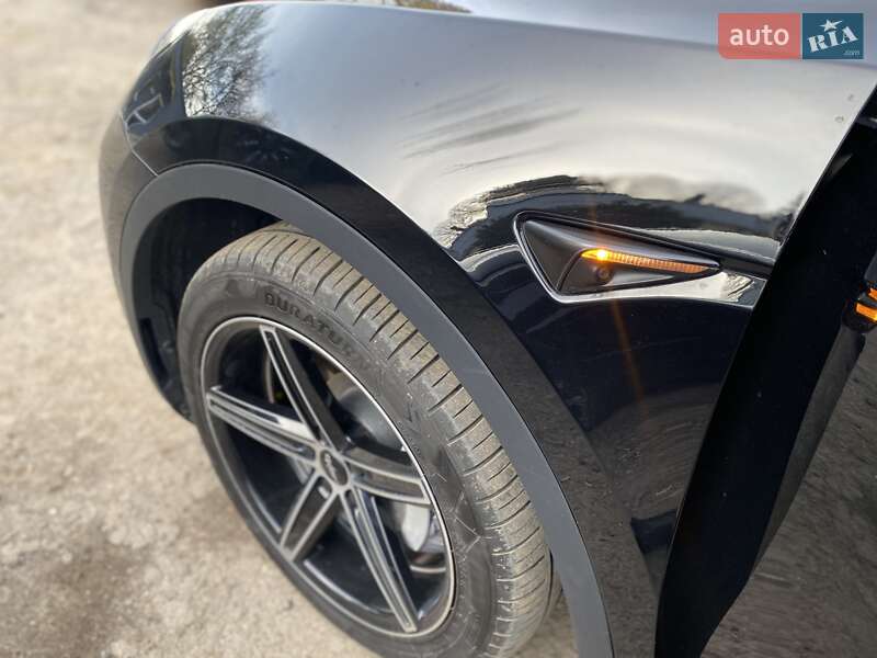 Внедорожник / Кроссовер Tesla Model Y 2020 в Львове