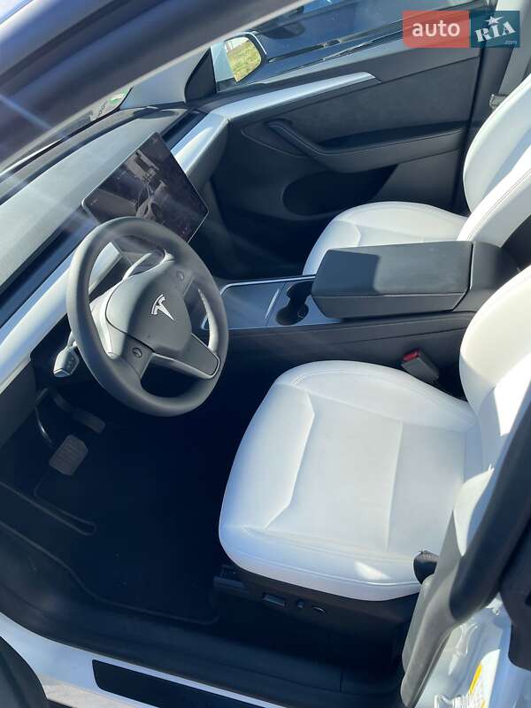 Внедорожник / Кроссовер Tesla Model Y 2024 в Мукачево фото 5 Внедорожник / Кроссовер Tesla Model Y 2024 в Мукачево