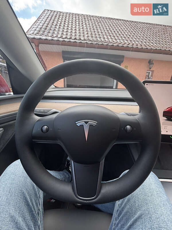 Внедорожник / Кроссовер Tesla Model Y 2023 в Збараже