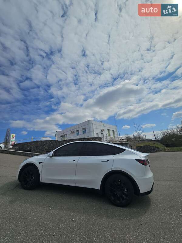 Внедорожник / Кроссовер Tesla Model Y 2022 в Киеве