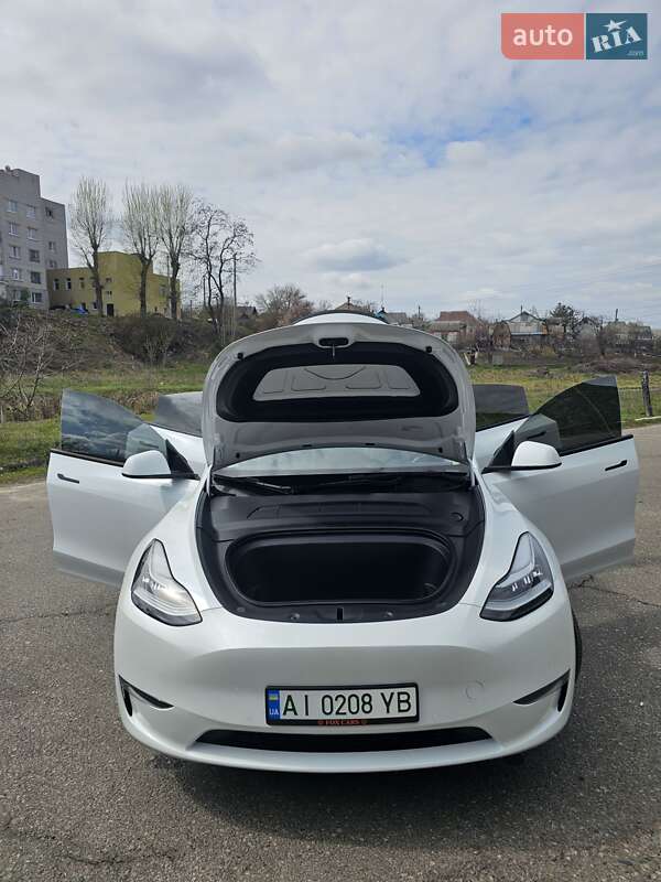 Внедорожник / Кроссовер Tesla Model Y 2022 в Киеве
