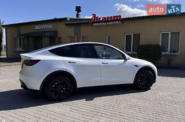 Внедорожник / Кроссовер Tesla Model Y 2024 в 