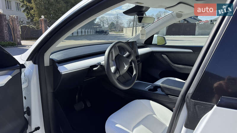 Внедорожник / Кроссовер Tesla Model Y 2024 в Тернополе фото 32 Внедорожник / Кроссовер Tesla Model Y 2024 в Тернополе