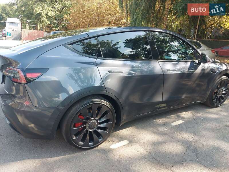 Позашляховик / Кросовер Tesla Model Y 2023 в Києві