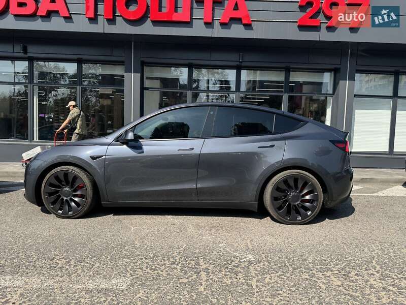 Позашляховик / Кросовер Tesla Model Y 2023 в Києві