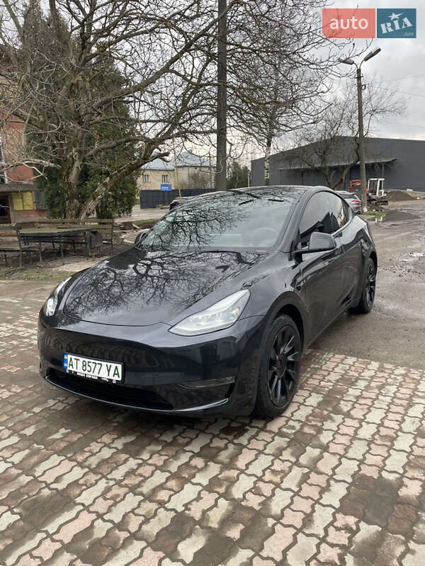 Позашляховик / Кросовер Tesla Model Y 2024 в Івано-Франківську