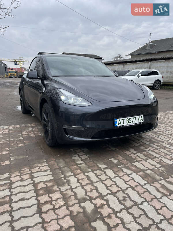 Позашляховик / Кросовер Tesla Model Y 2024 в Івано-Франківську